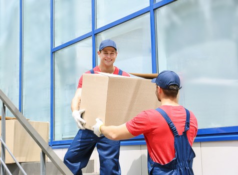 Local removals team managing access and unloading in Battersea